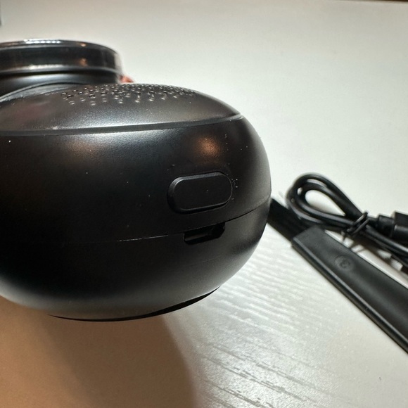 Magictec Rechargeable Fabric Shaver, Lint Remover Sweater -Battery Operated - Picture 6 of 6